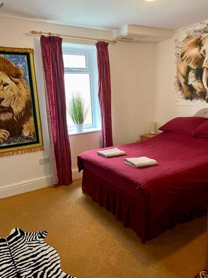 The Blue Moon Bed & Breakfast แบล็คพูล ภายนอก รูปภาพ