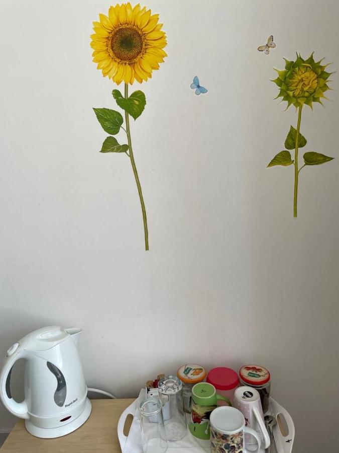 The Blue Moon Bed & Breakfast แบล็คพูล ภายนอก รูปภาพ